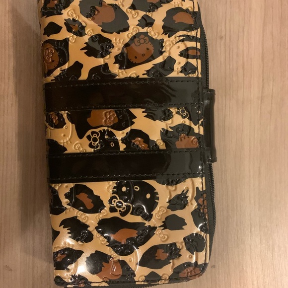 Hello Kitty leopard print purse & matching wallet - Picture 3 of 3
